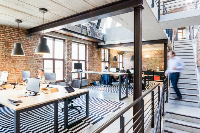 kiedy wdrożyć hotdesking?